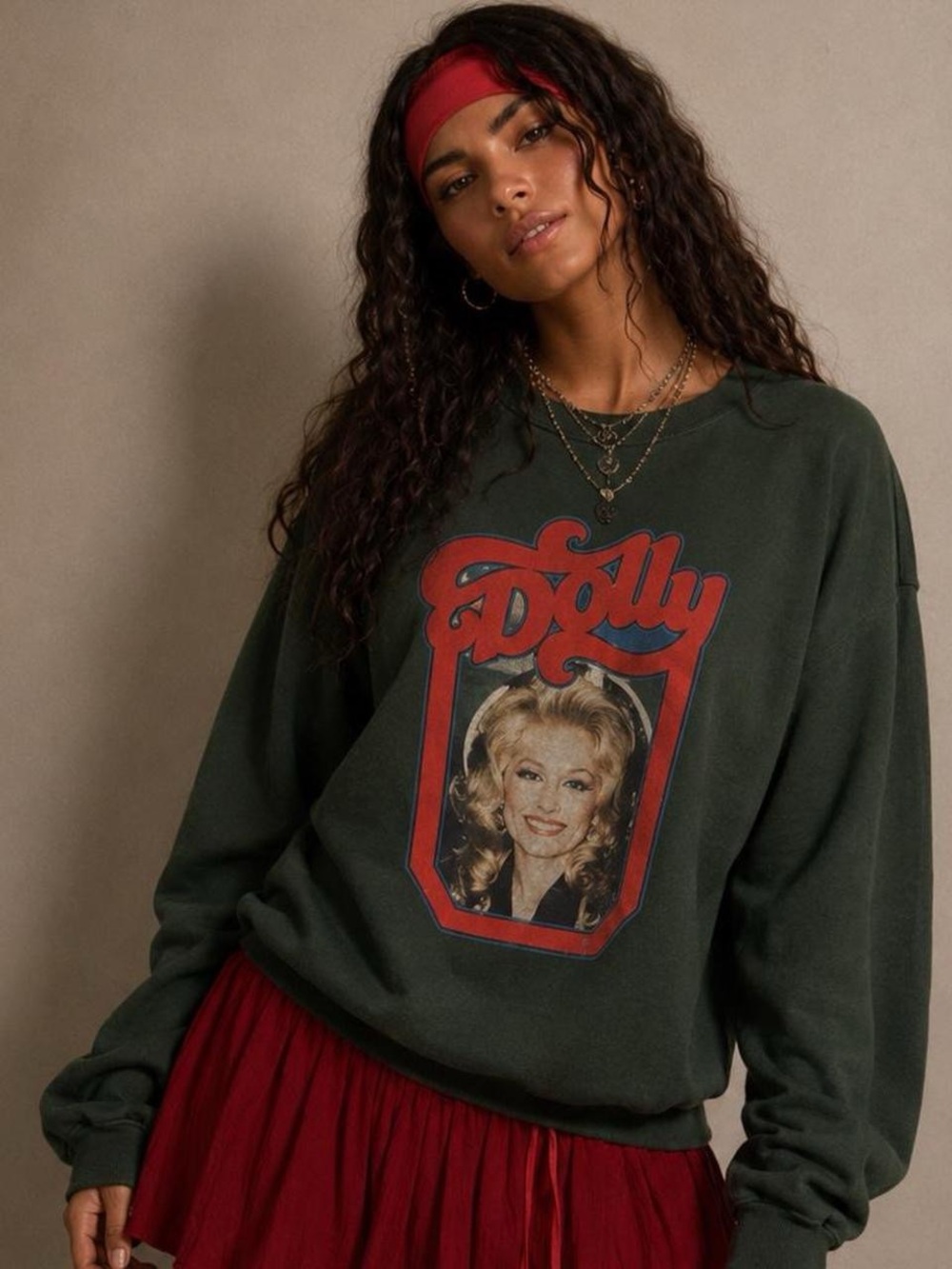 Graphic Dolly Pullover Sweatshirt in Forest Green & Red